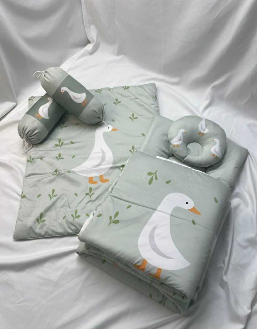 07 Piece's Of Baby Carry Nest – Soft Sleeping Nest with Pillow,Bolsters Etc