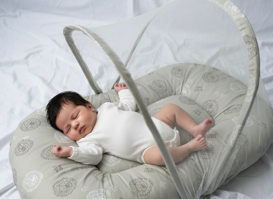 Premium Portable Baby Nest Bed with Integrated Mosquito Net – Breathable Travel Bassinet & Lounger